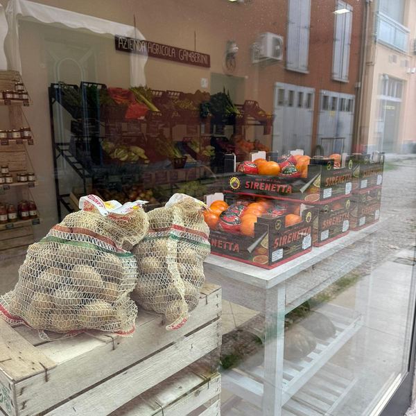 Bancone con verdure di stagione